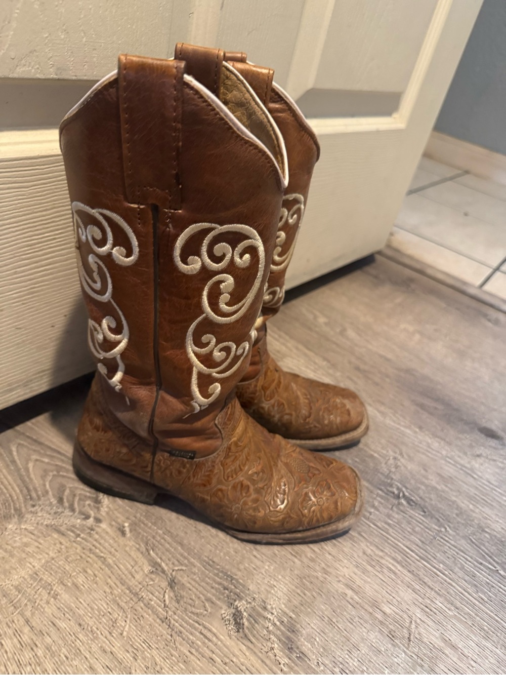 Brown Embossed Leather Cowgirl Boots with White Embroidery